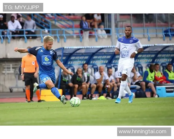 亚眠与格勒诺布激战正酣谁能在法乙赛场中笑到最后 亚眠与格勒诺布激战正酣谁能在法乙赛场中笑到最后